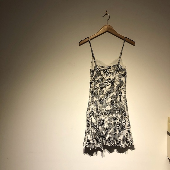 Aritzia Talula Fruit Dress - Picture 2 of 2